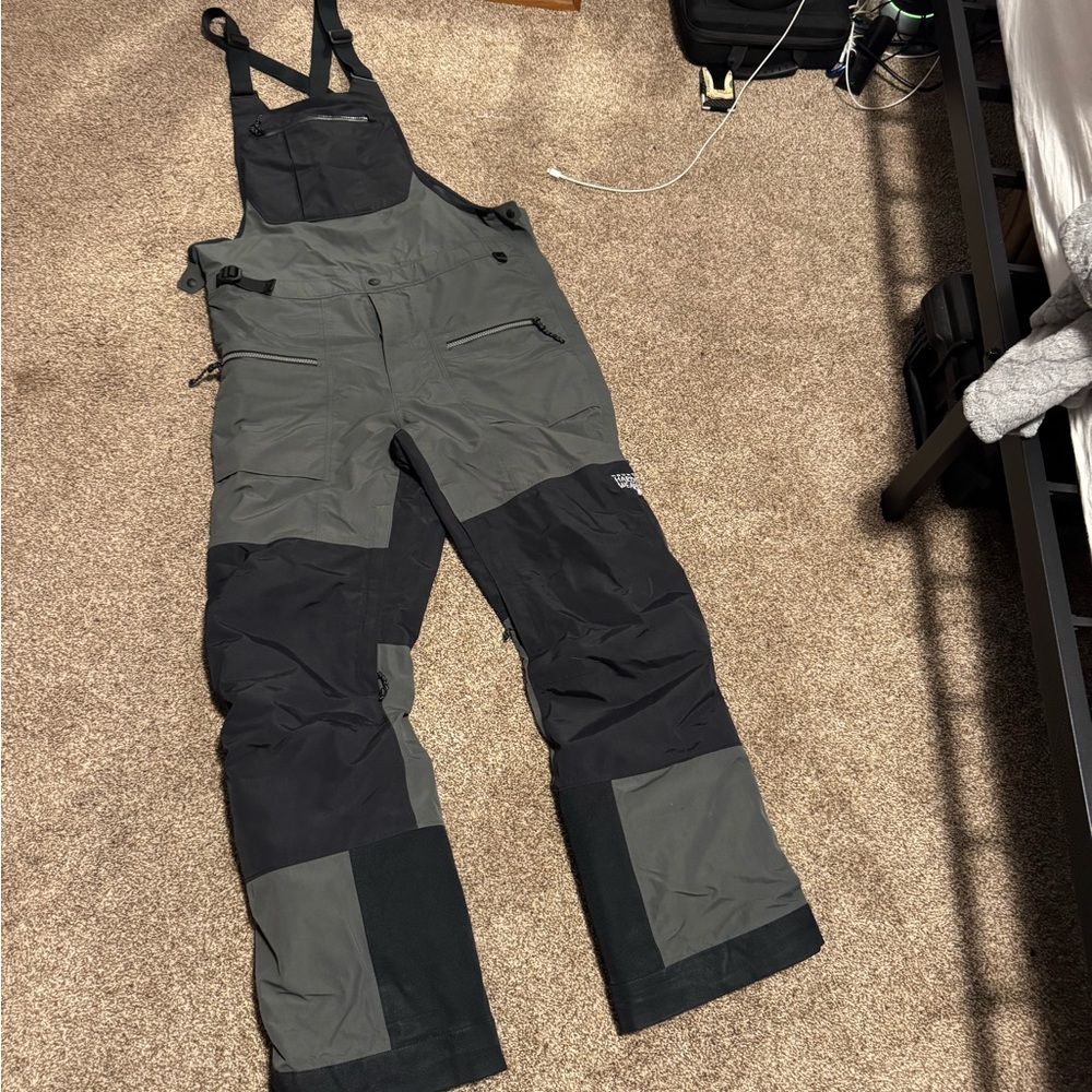 Mountain Hardwear Black and Gray snow pants